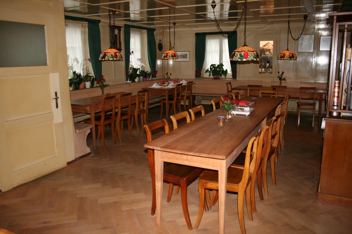 Foto 0 von 8 Restauration Esstische & Böden Restaurant Post