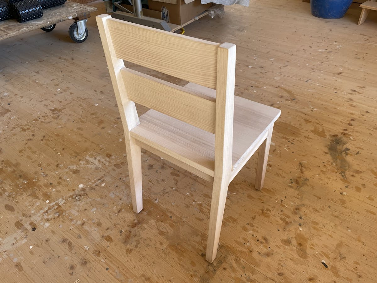 Foto 3 von 4 Holz-Stuhl