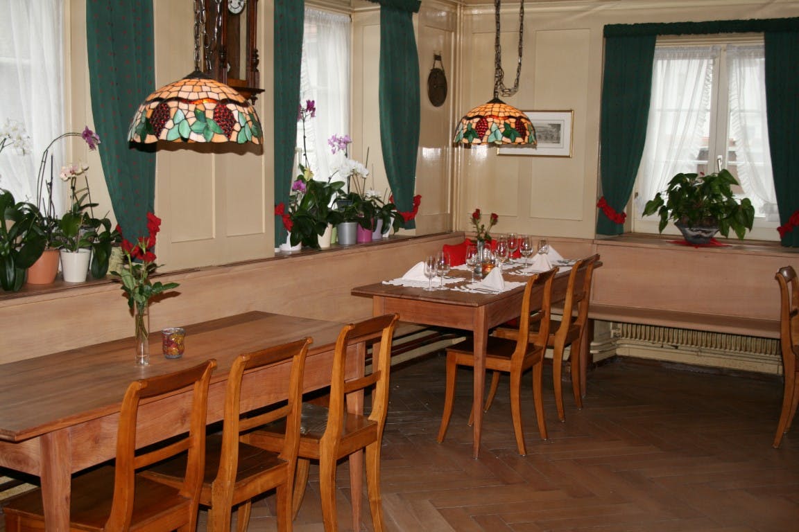 Foto 4 von 8 Restauration Esstische & Böden Restaurant Post